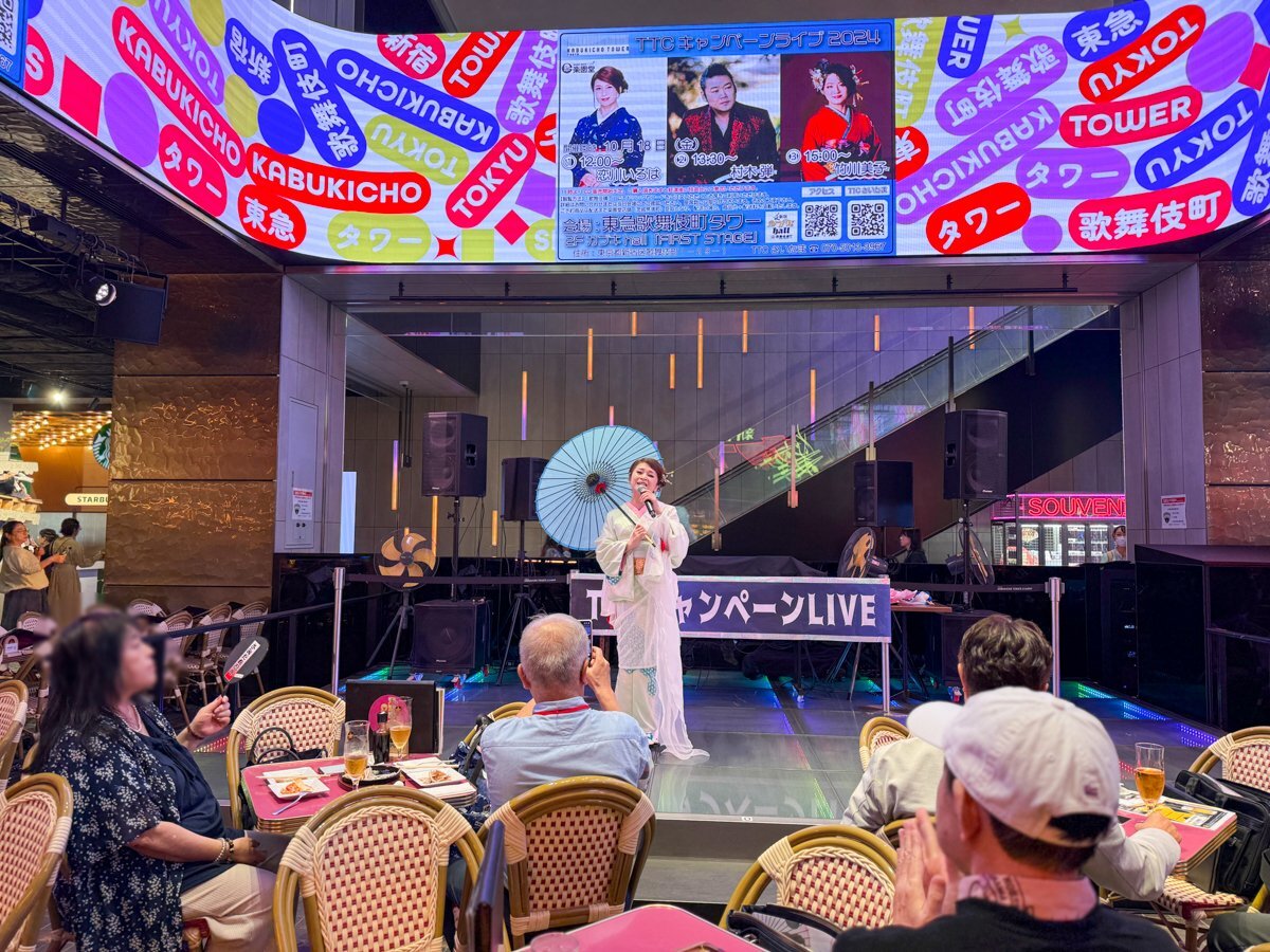 恋川いろはさん 村木弾さん 竹川美子さん 東急歌舞伎町タワー「カブキhall」で新曲キャンペーン！2024年10月18日