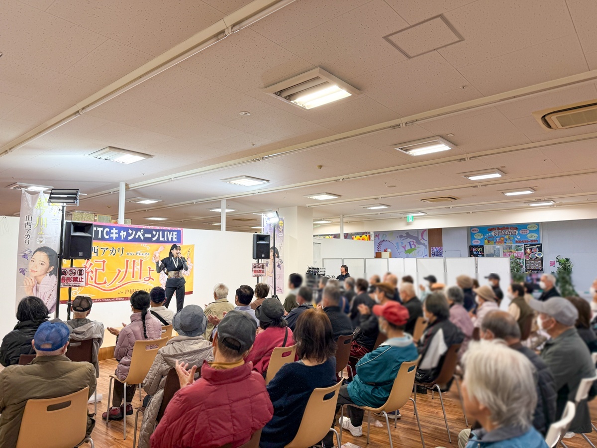 山西アカリさん 竹川美子さん はやぶささん スーパーバリュー上尾愛宕店で新曲キャンペーンを開催！2024年11月22日